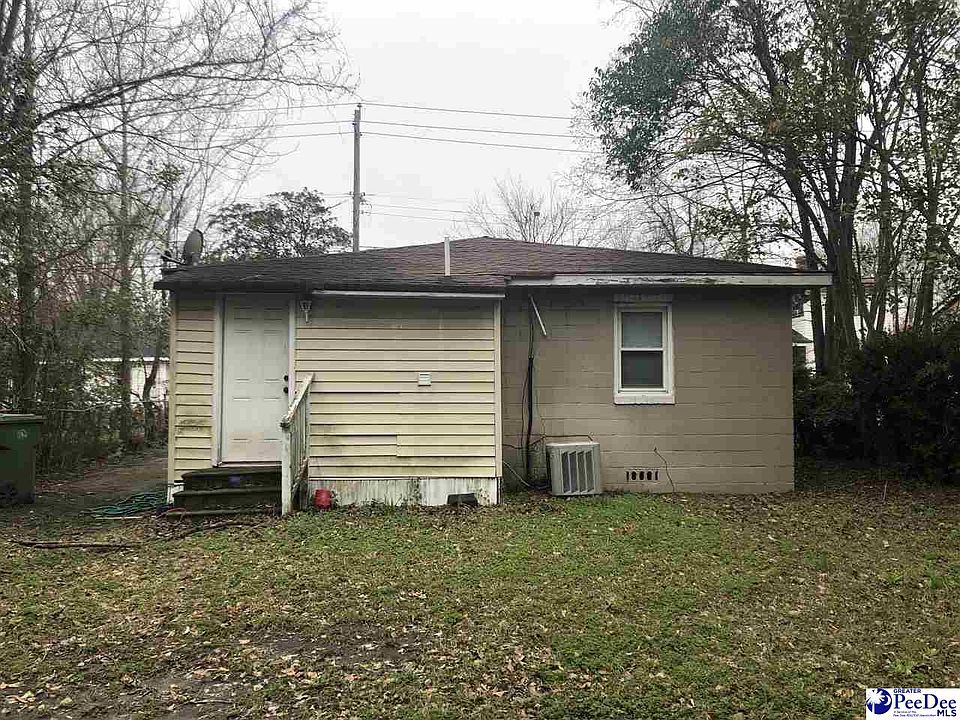 2nd image of 704 Commander St