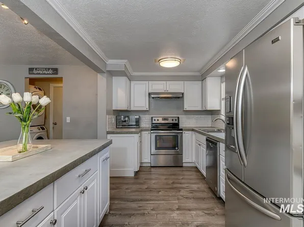 9770 W Appling Dr, Boise, ID 83704