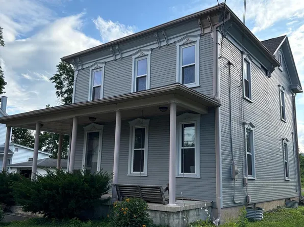 29 Woodlawn Ave, Milroy, PA 17063