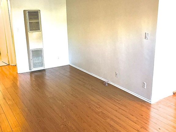 3rd image of 1402 S Saltair Ave APT 4