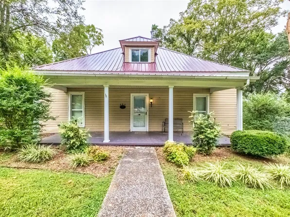 864 Armstrong St, Russellville, KY 42276