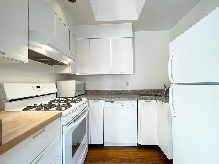 1343 Sacramento St #3 — Photo 18