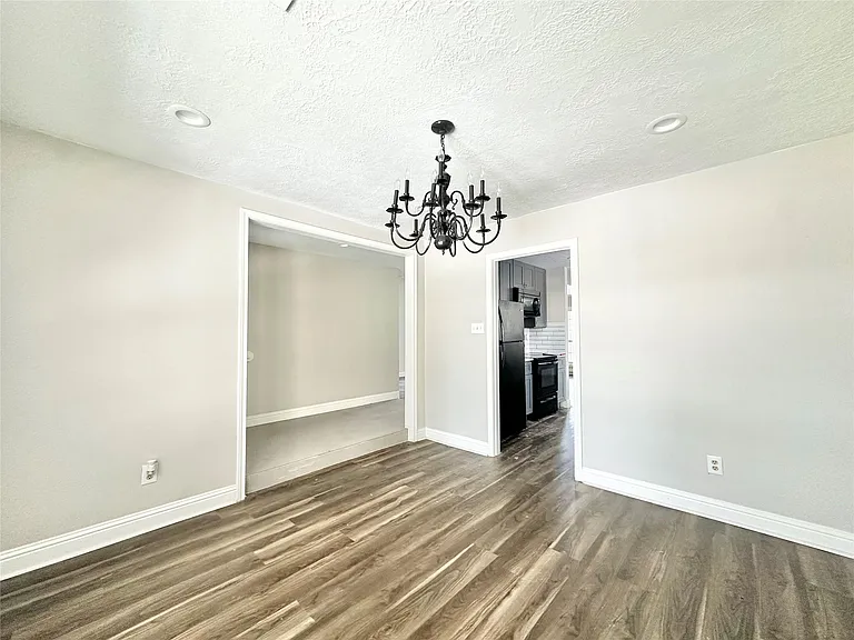 2523 Castle Pl — Photo 11