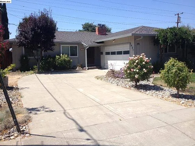 1437 Lillian St photo 1