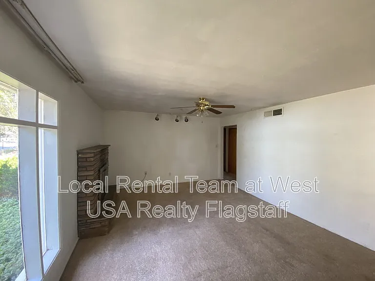 2830 N Schevene Blvd — Photo 3