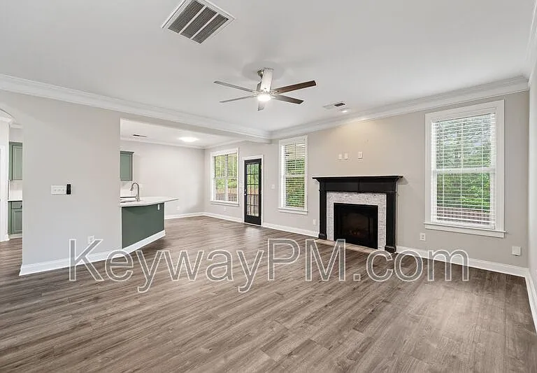 336 Amersham Way — Photo 5
