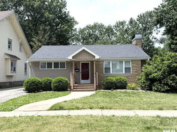 1256 N Academy St, Galesburg, IL 61401