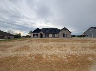 912 Creekview Whites Rd, Van Alstyne, TX 75495