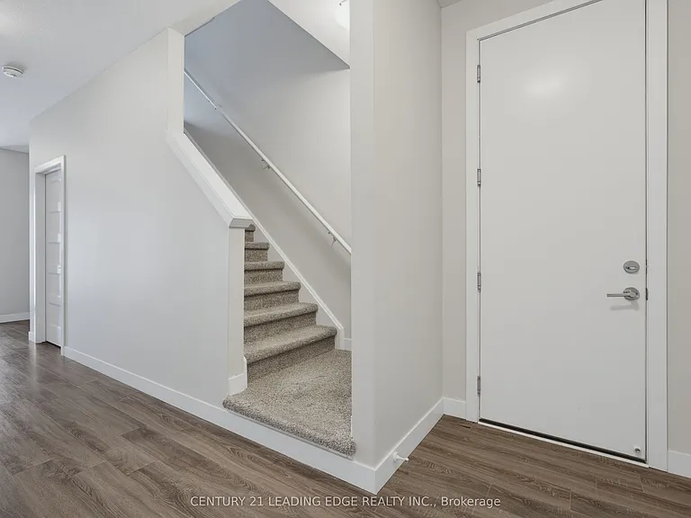 915 Georgetown Dr — Photo 6
