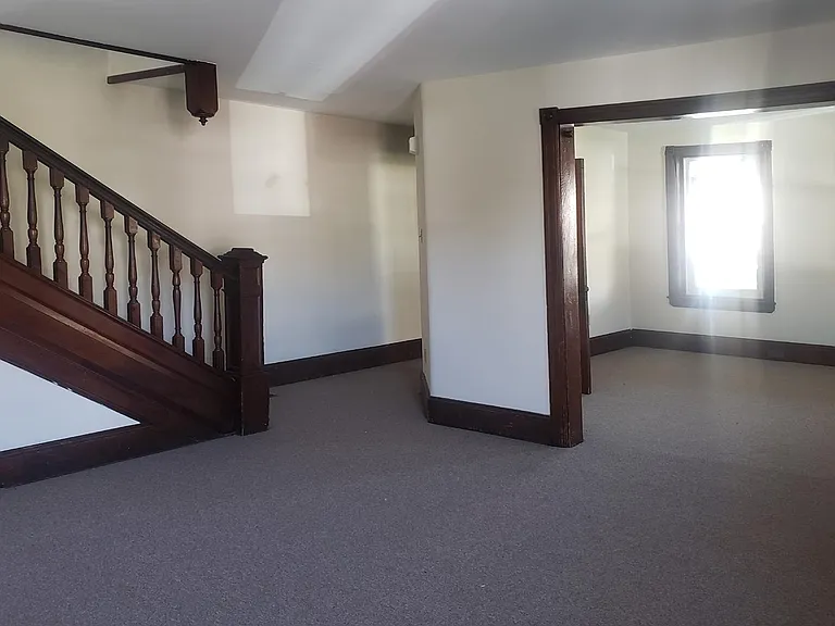 101 Hope Ave — Photo 3