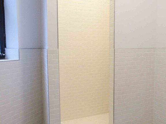 5th image of 275 Halsey St APT 3L