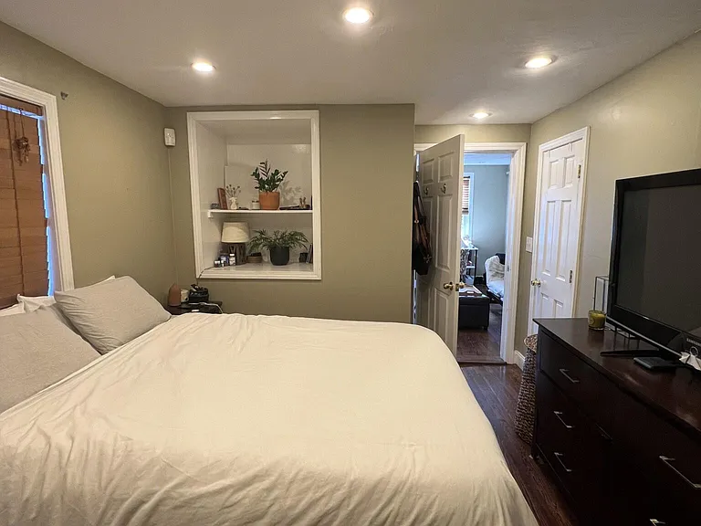 737 Somerville Ave — Photo 1
