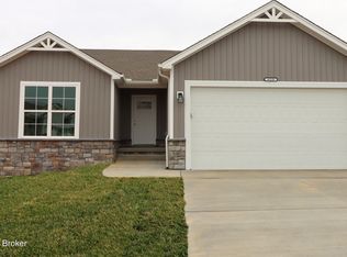 6310 Larkgrove Dr, Louisville, KY
