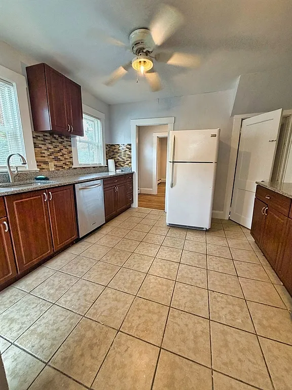 3 bed, 1256 sqft, $3,750 — Photo 3
