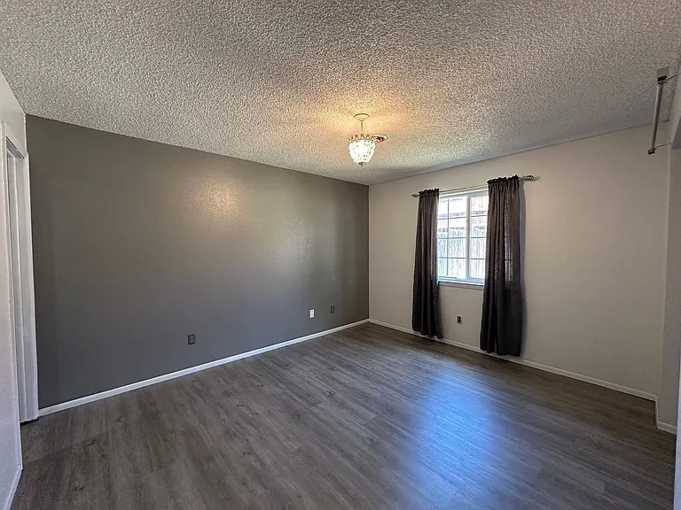 5542 Cypress St — Photo 7