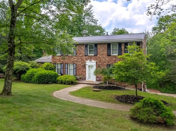 5132 Scenic Dr, Murrysville, PA 15668