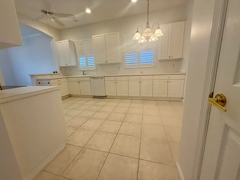 9041 Bay Harbour Cir — Photo 4