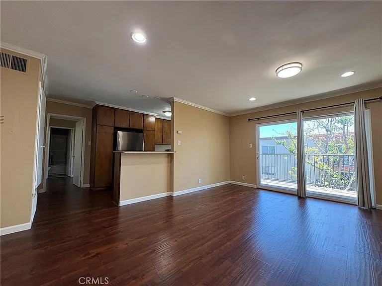 400 N Acacia Ave — Photo 7