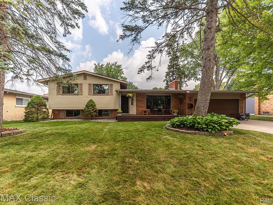1st image of 42150 Lakeland Ct