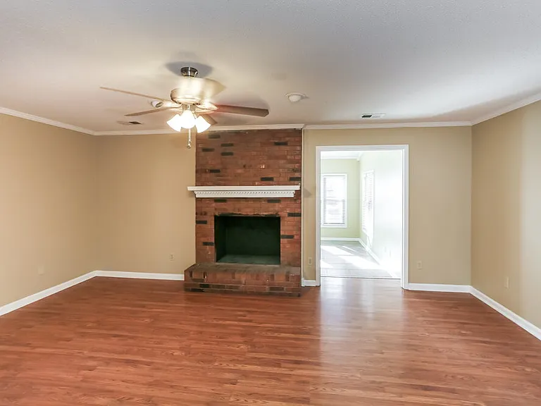 8123 Cairn Dr — Photo 6