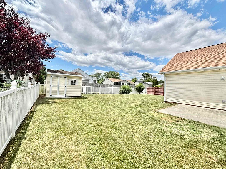 2400 Monroe St — Photo 21