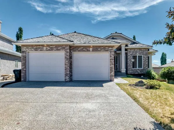 311 E Royal Crest Bay NW, Calgary, AB T3G 4M3