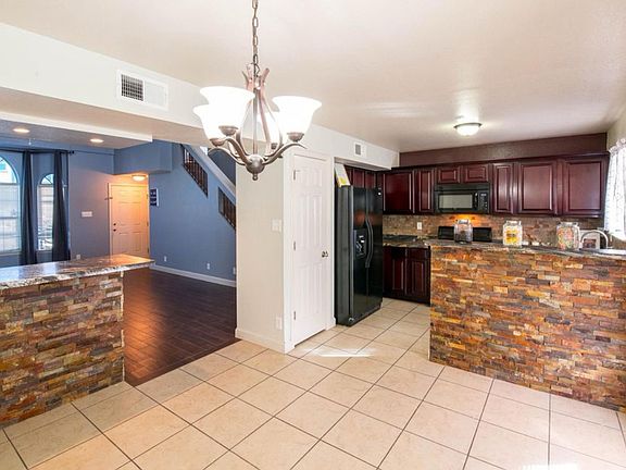 3rd image of 12572 Wolf Berry Dr