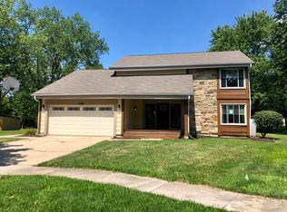30W286 Ridgewood Ct, Warrenville, IL 60555