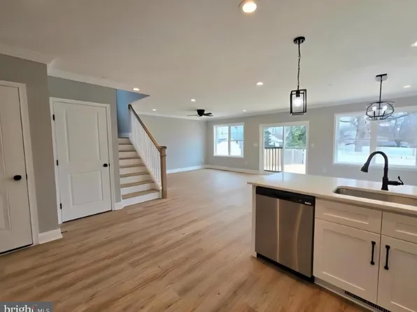 259 Arundel Rd, Pasadena, MD 21122