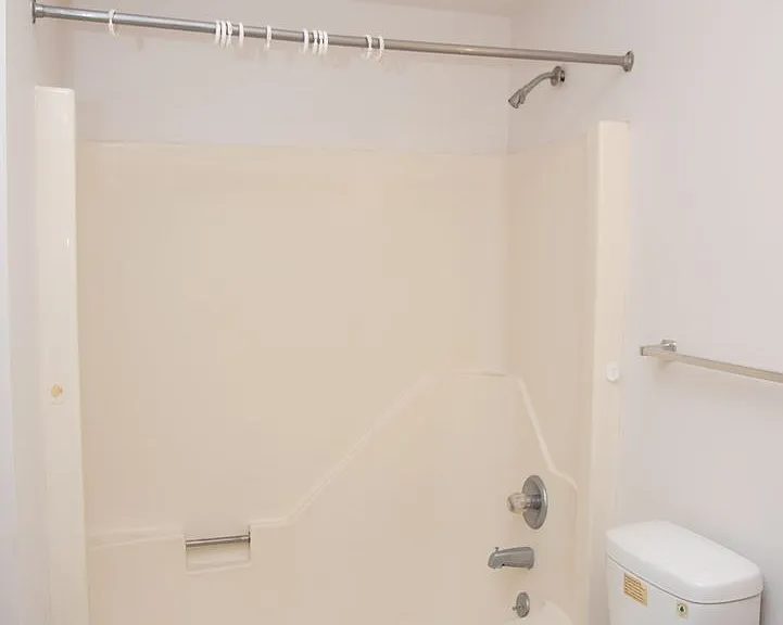 153 E High St — Photo 8