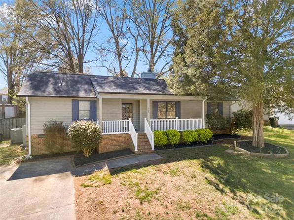 205 King David Ln, Gastonia, NC 28056