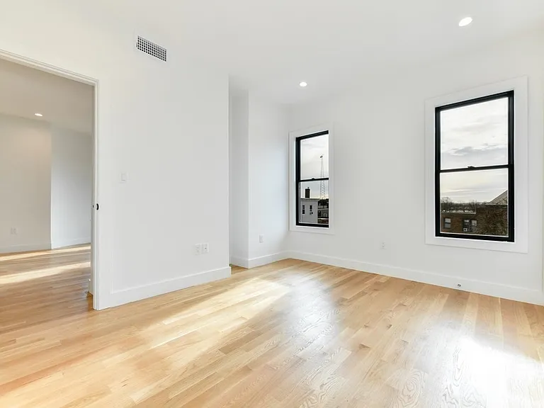 103 Old Harbor St #201 — Photo 8