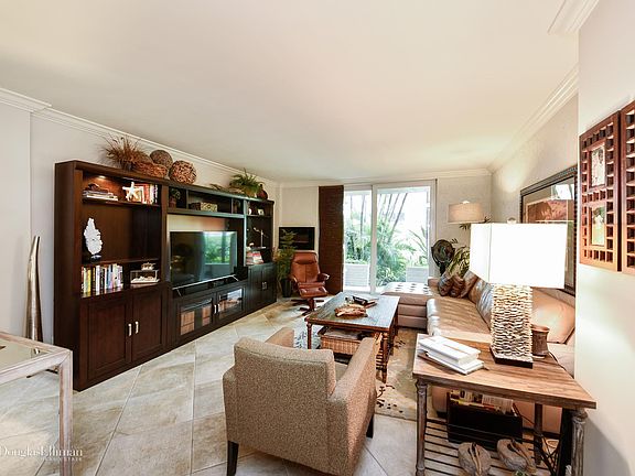 3rd image of 139 Sunrise Ave #1100