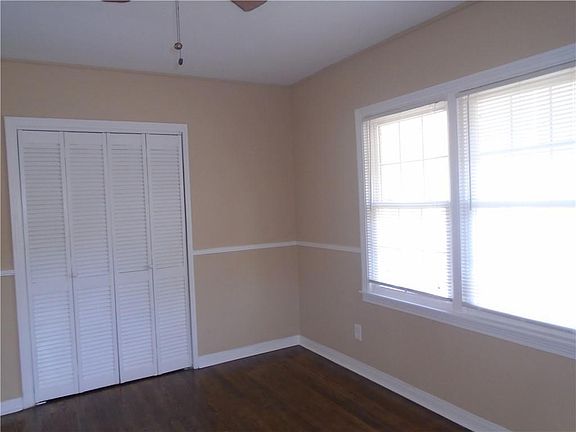 5th image of 2519 Glendale Cir SE