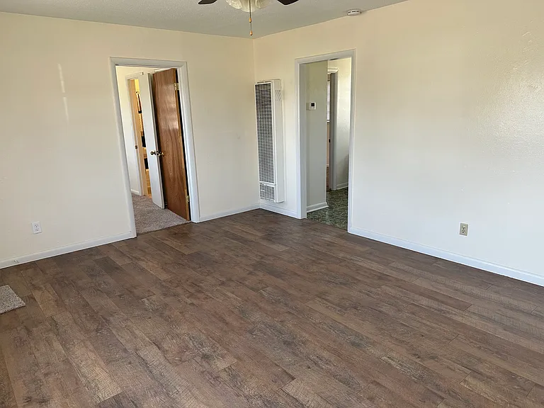2807 Brook Ave — Photo 2