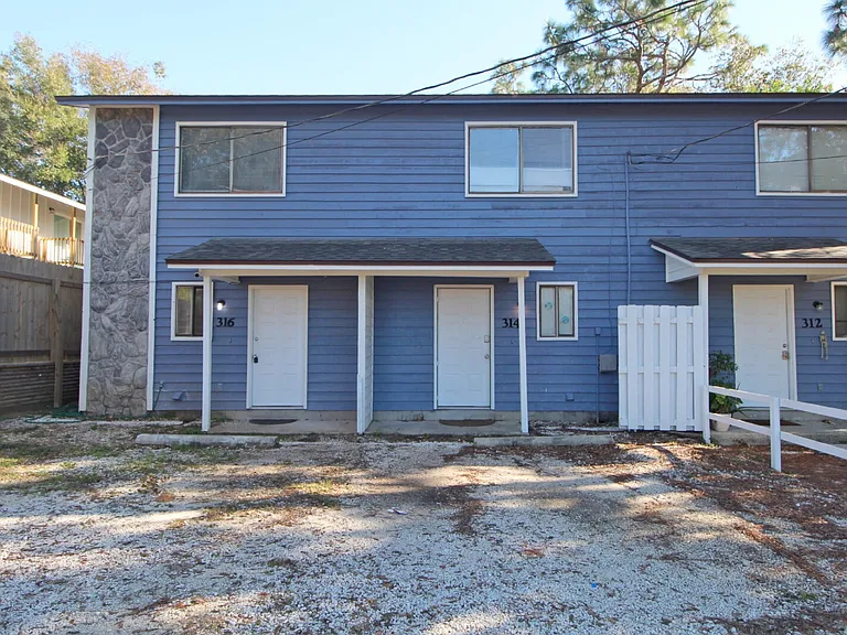 316 Teakwood Cir — Photo 2