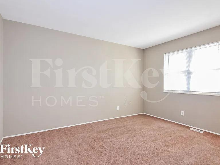 2064 Aristocrat Dr — Photo 8
