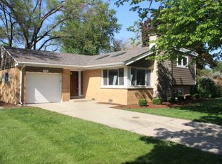 436 E Huntington Ln, Elmhurst, IL 60126