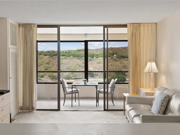 1717 Mott Smith Dr APT 2510, Honolulu, HI 96822