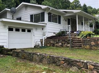 743 Big Cove Rd, Waynesville, NC 28786