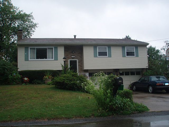 3 bedroom, 2 bath home is move-in ready!