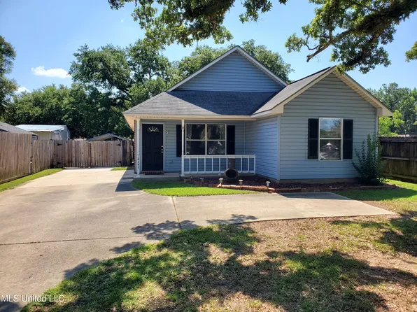 10292 Cottage Ct, Diberville, MS 39540