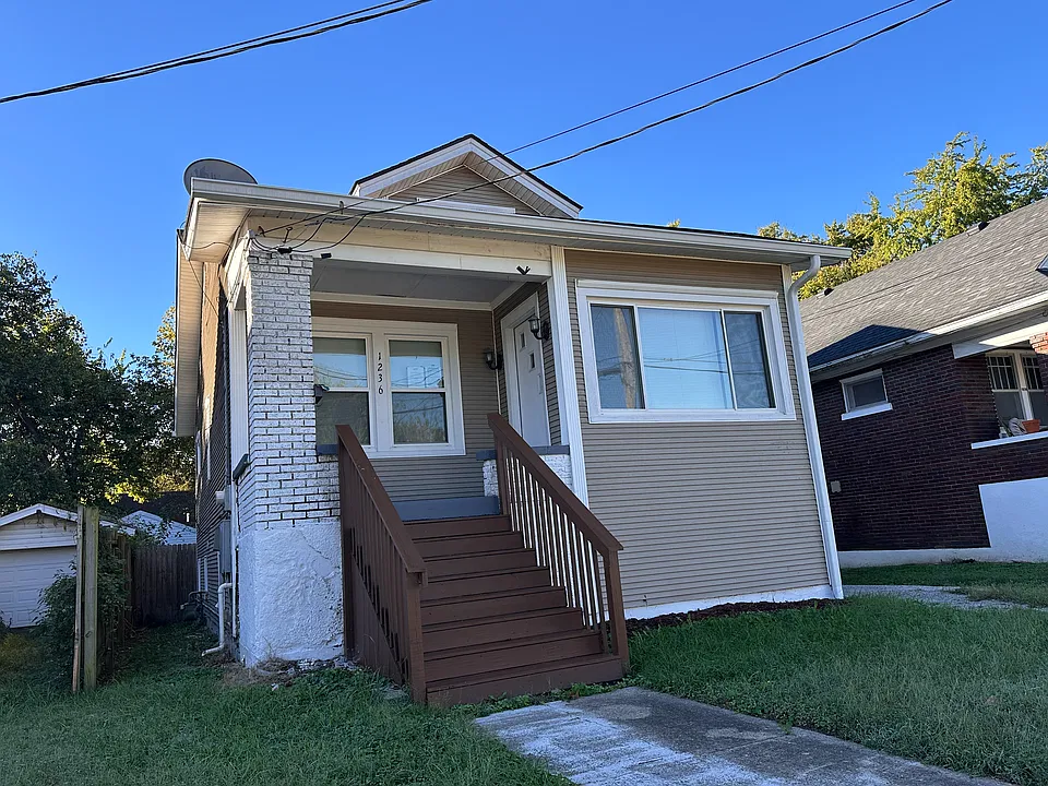 1236 Manitau Ave