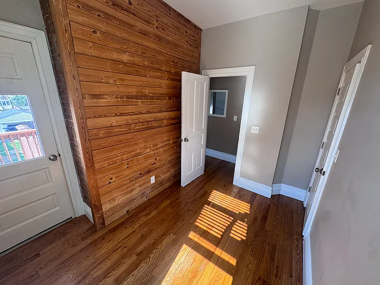 5083 Waterman Blvd — Photo 12