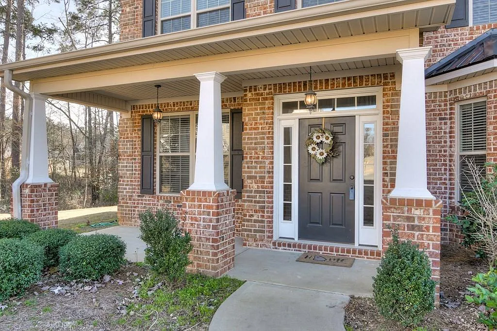4 bed, 4382 sqft, $2,800 — Photo 4
