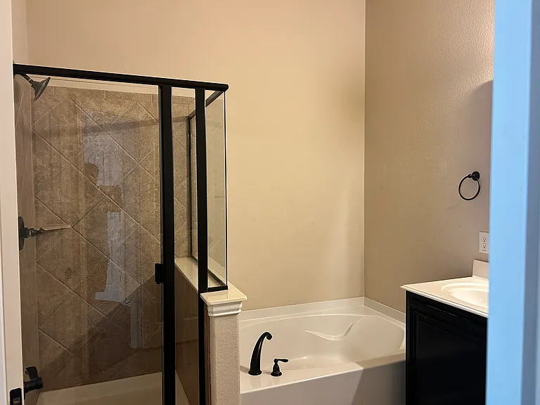 9329 Harrell Dr — Photo 2