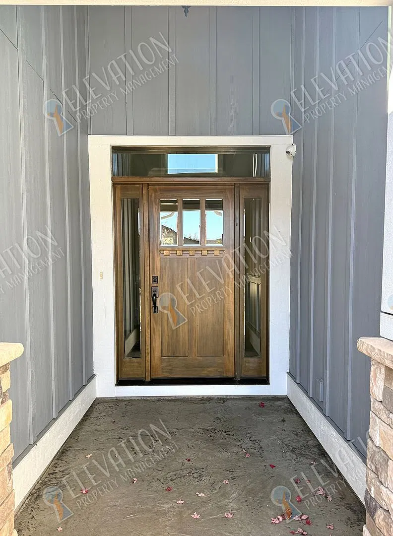 Spacious Single-Level Home in NE Bend with Private Backyard and Tons of Storage — Photo 3