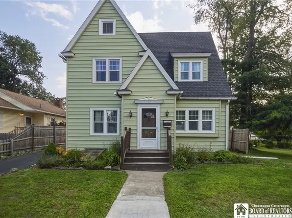 12 Meadow Ln, Jamestown, NY 14701