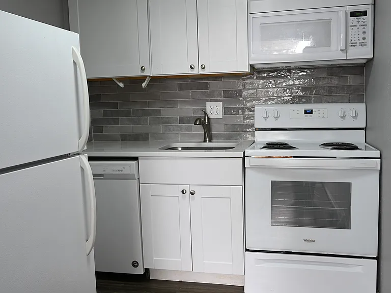 1220 Allison St — Photo 5