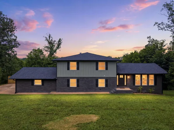 8178 Savannah Hills Dr, Ooltewah, TN 37363